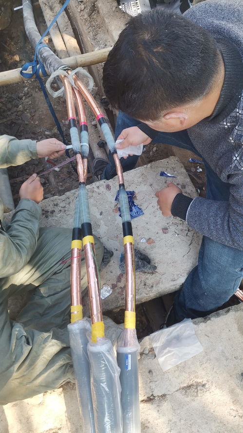 10kv高壓電纜電纜熱熔設(shè)備機(jī)器高壓外半導(dǎo)電膠帶