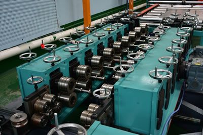 開(kāi)平機(jī) 機(jī)械廠專業(yè)生產(chǎn)開(kāi)平線校平機(jī)